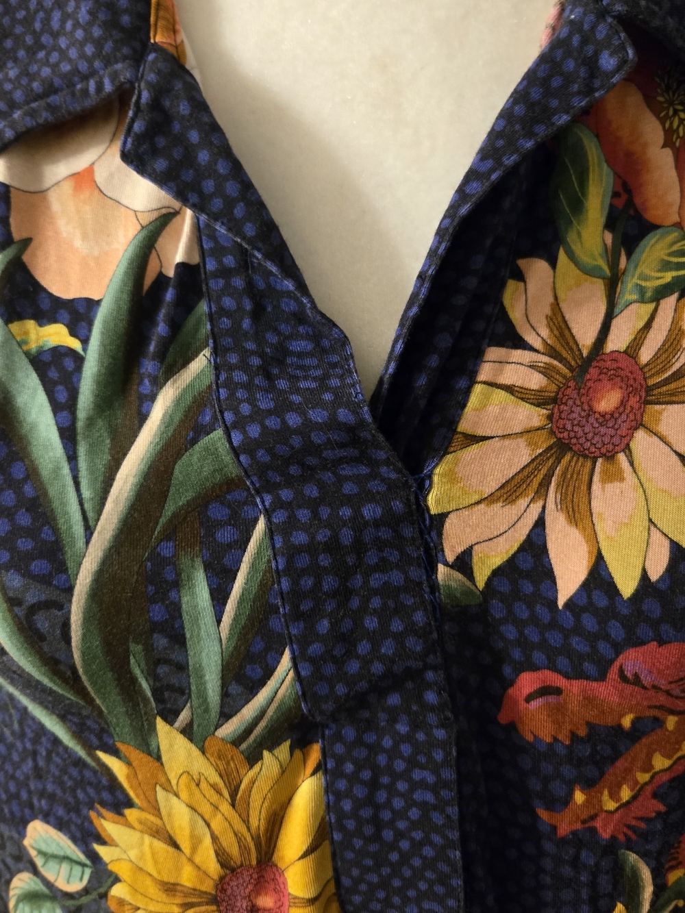 Johnny Was Navy Floral Collared Tunic - Picture 13 of 16